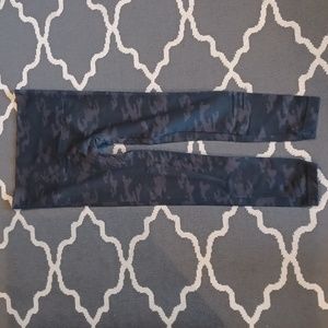 Spanx Look at Me Now Black & Gray Camo Leggings Women's M